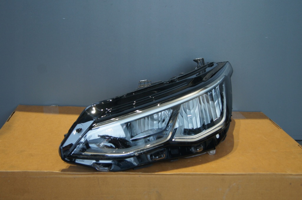 фото №1, Лампа vw golf 8 viii led левая europa 5h1941005b