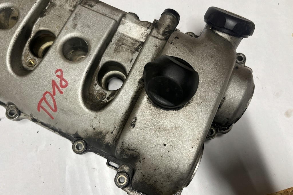 фото №9, Правая крышка клапанов porsche cayenne 9pa 94810513106 4.5l бензиновый 250kw