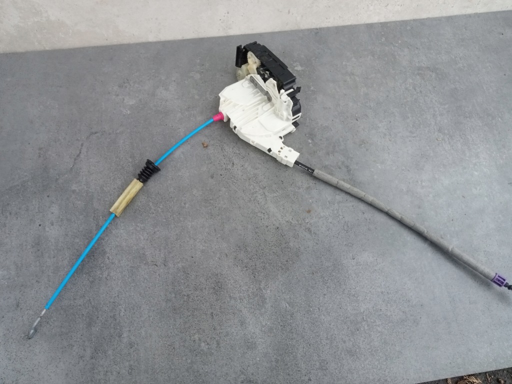 фото №1, Замок дверь правый задняя mercedes a2047302735