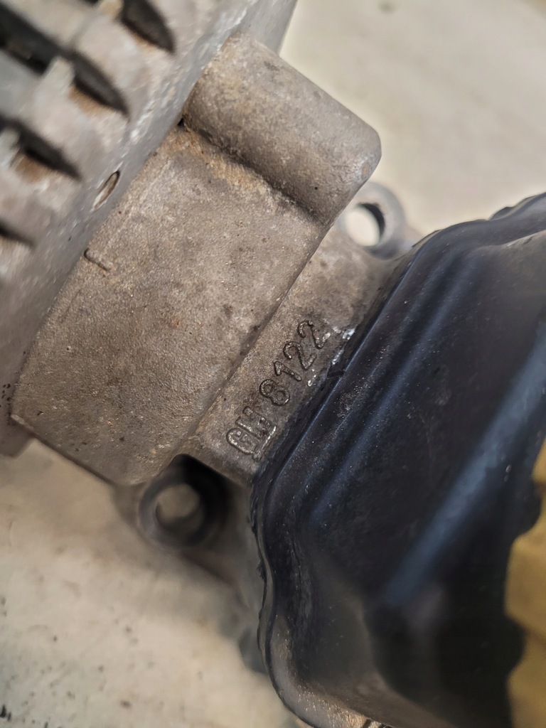 фото №15, Корпус вала оригинальный номер 90410996 вал распределительного вала 90528767 крышка astra f i 1.4b