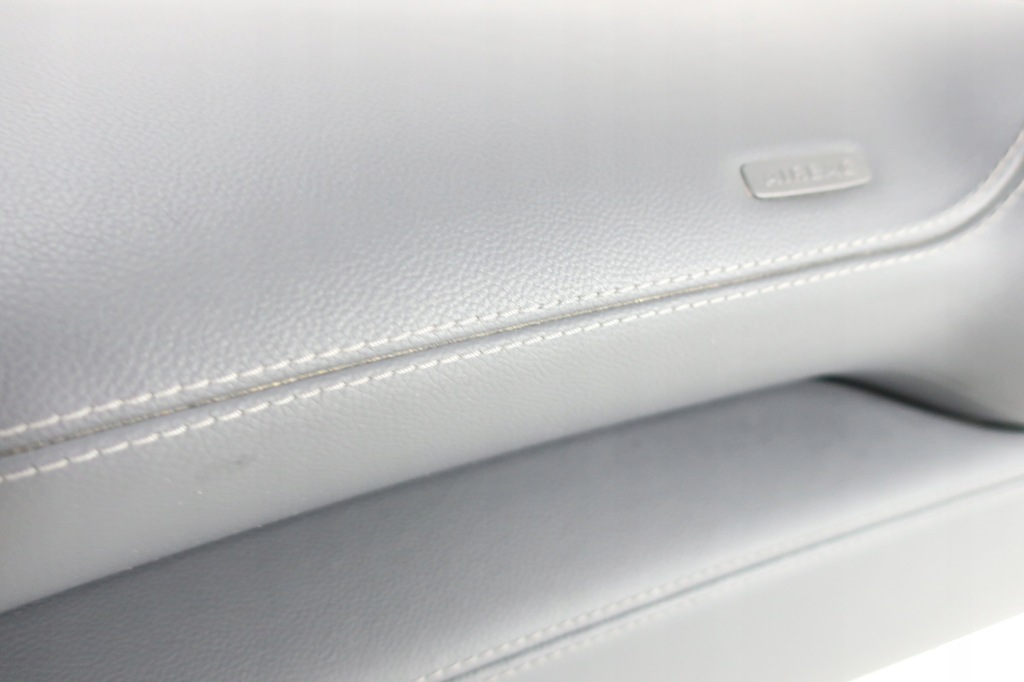 Панель  mercedes amg gt c190 szara/czerwona nić Зі Шроту