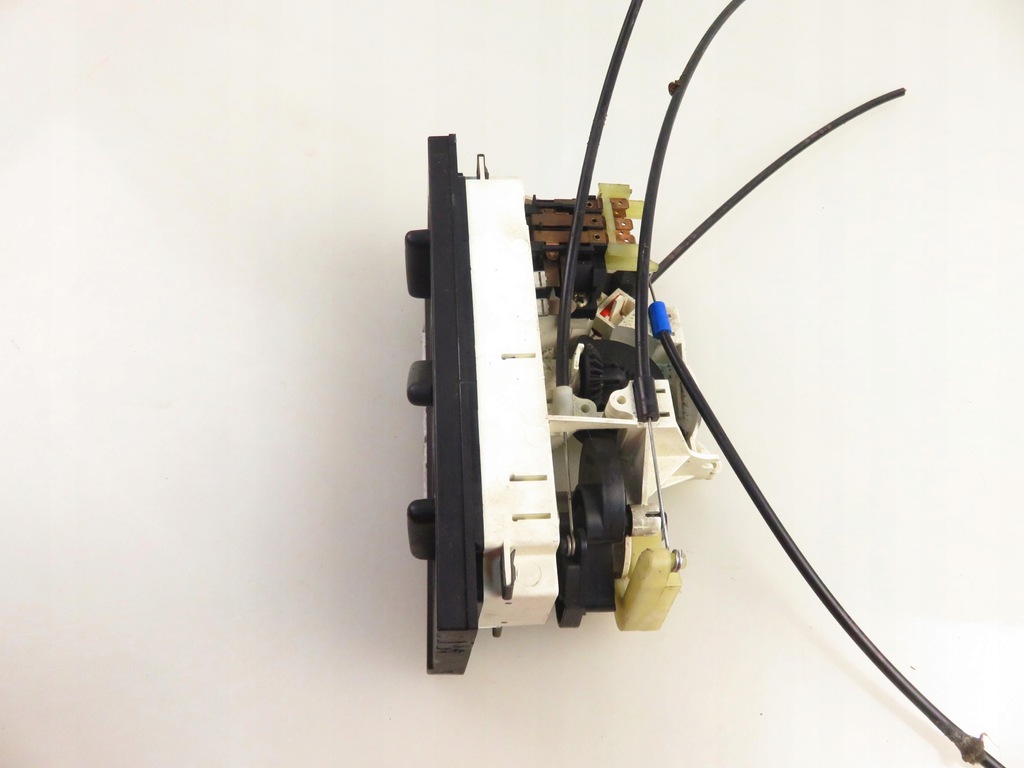 фото №5, Панель обдув audi 80 b4 8a1819073