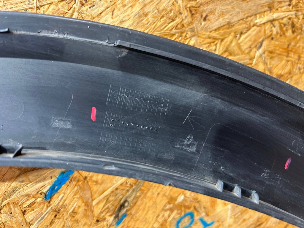 фото №10, Mercedes eqb x243 w243 21- молдинг накладка na крыло левый перед передняя