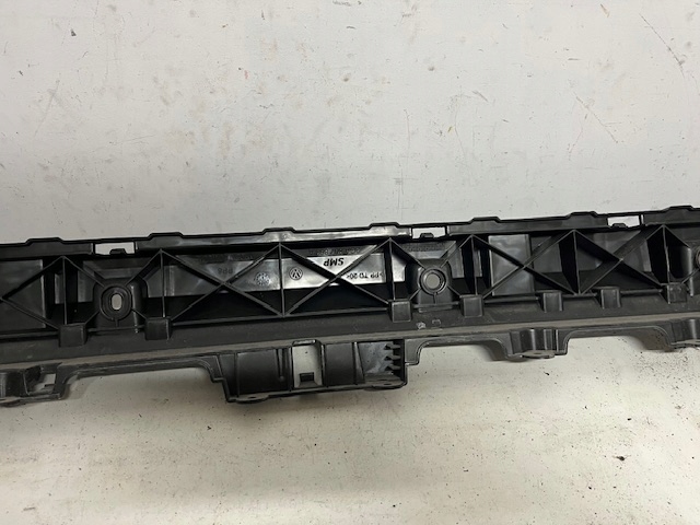 фото №4, Направляющая бампера vw t-roc 2ga 2ga807863a