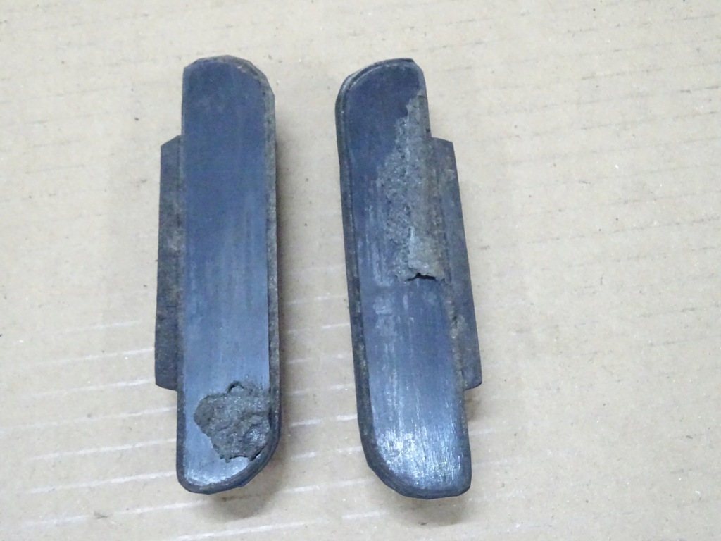 фото №7, Patrol заглушка гумовий елемент захист шарнір кришки gr y60