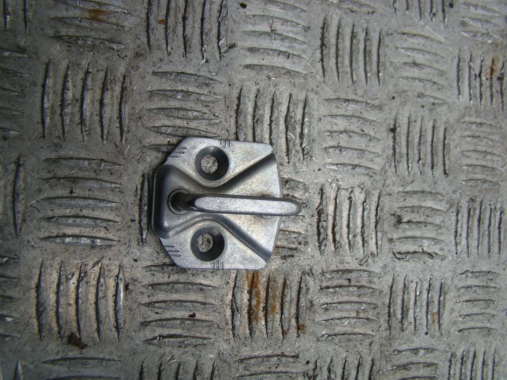 фото №1, Ford transit courier засувка двері передніх