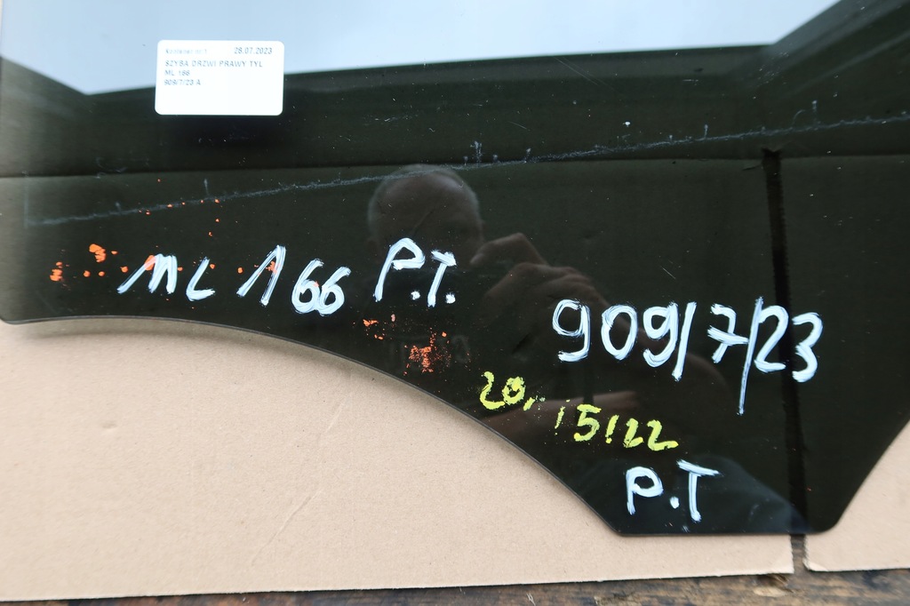 фото №3, Стекло дверь правый задняя ml 166