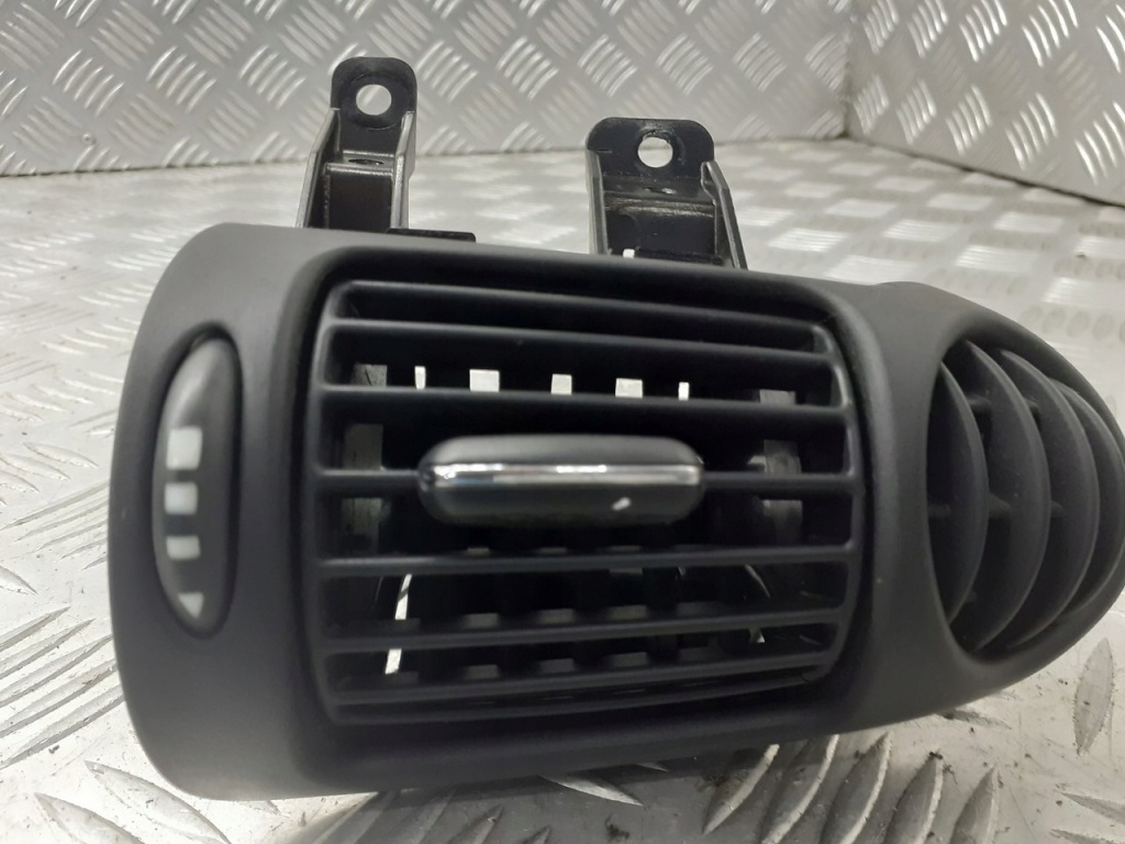 фото №1, Решітка ліва обдув mercedes w203 a2038300154