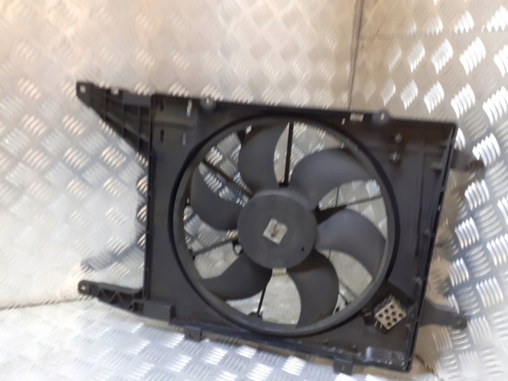 Купити Вентилятор радіатора renault scenic 1 1.8 8240257