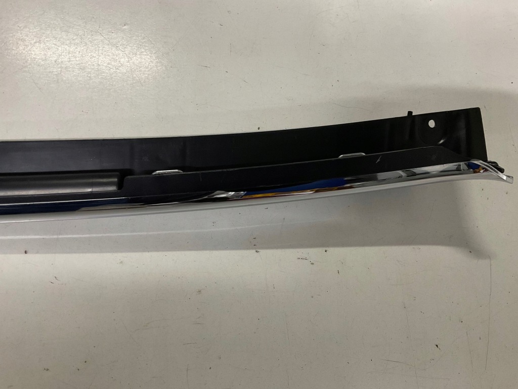 Молдинг, накладка, хром капот, решітка mercedes v-klasa w447 a4478800082 в Україні