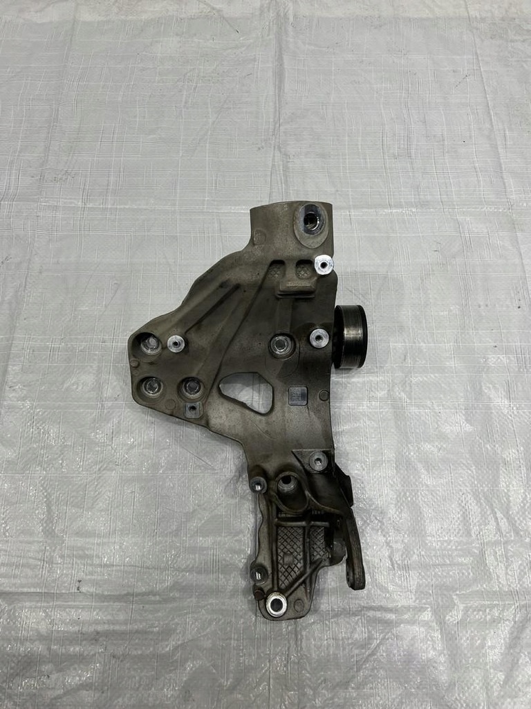 фото №1, Maserati levante подушка кронштейн кронштейн