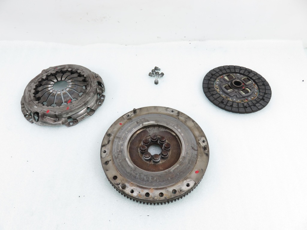 фото №1, Колесо маховик toyota auris e15 1.6 dual-vvti