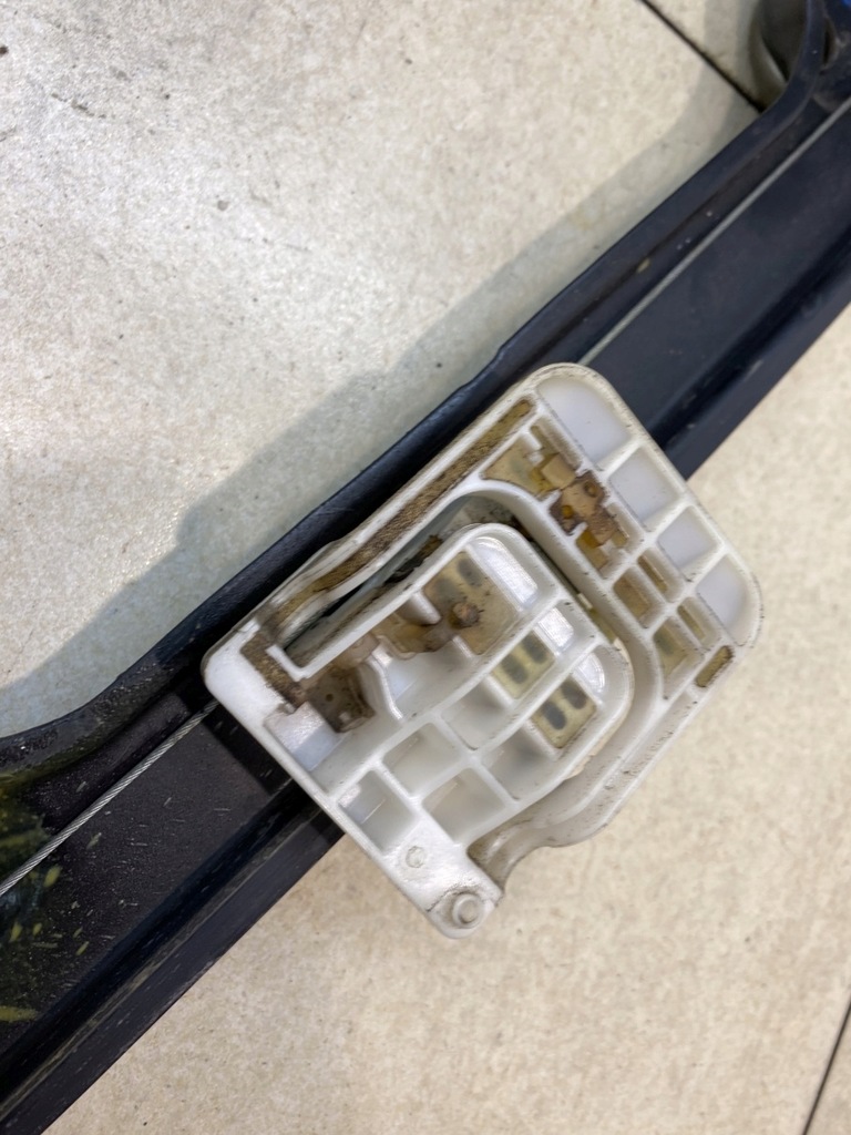 фото №7, Подъемник стекло левый задняя journey i 0130822475