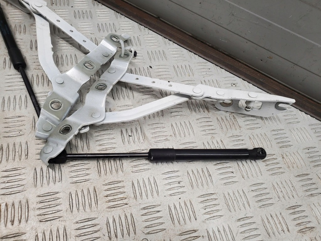 фото №6, Audi s5 8f0827302a с задний петли