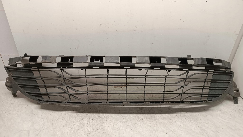 Купить Решётка бампера средняя перед renault megane iii 622540001r