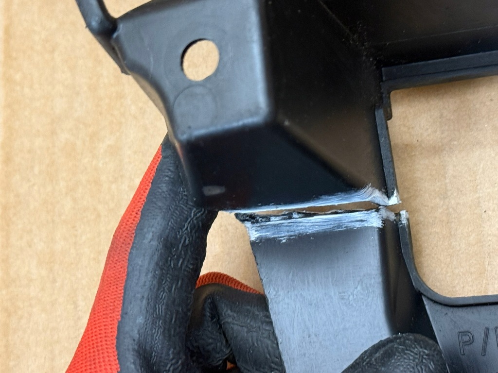 фото №7, Renault austral направляющая кронштейн бампера передний правый левый перед 628631496