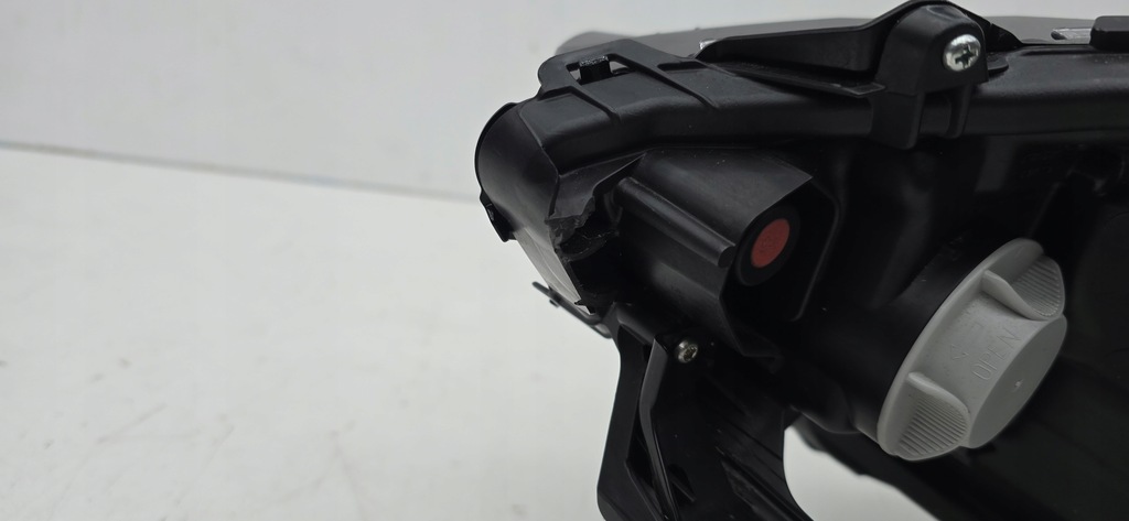 фото №5, Toyota bz4x лампа передня права перед led