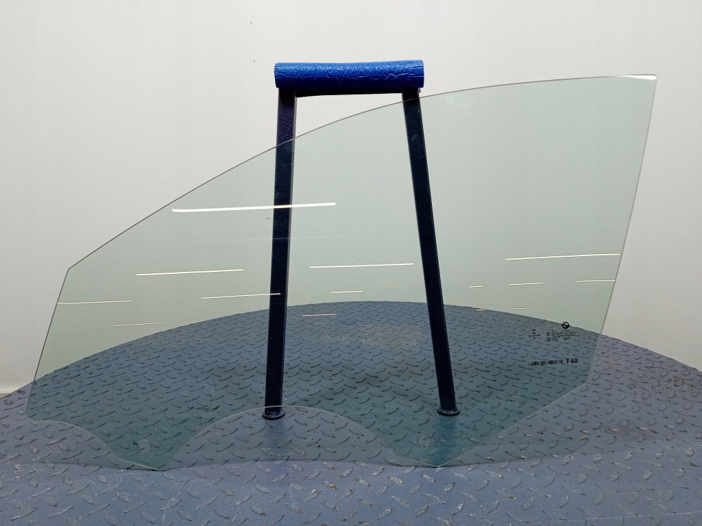 фото №1, Bmw 1 f40 стекло дверь перед левая передняя