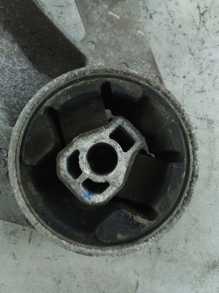 фото №5, D371 кронштейн подушка коробки antara 2.4b механічна коробка передач