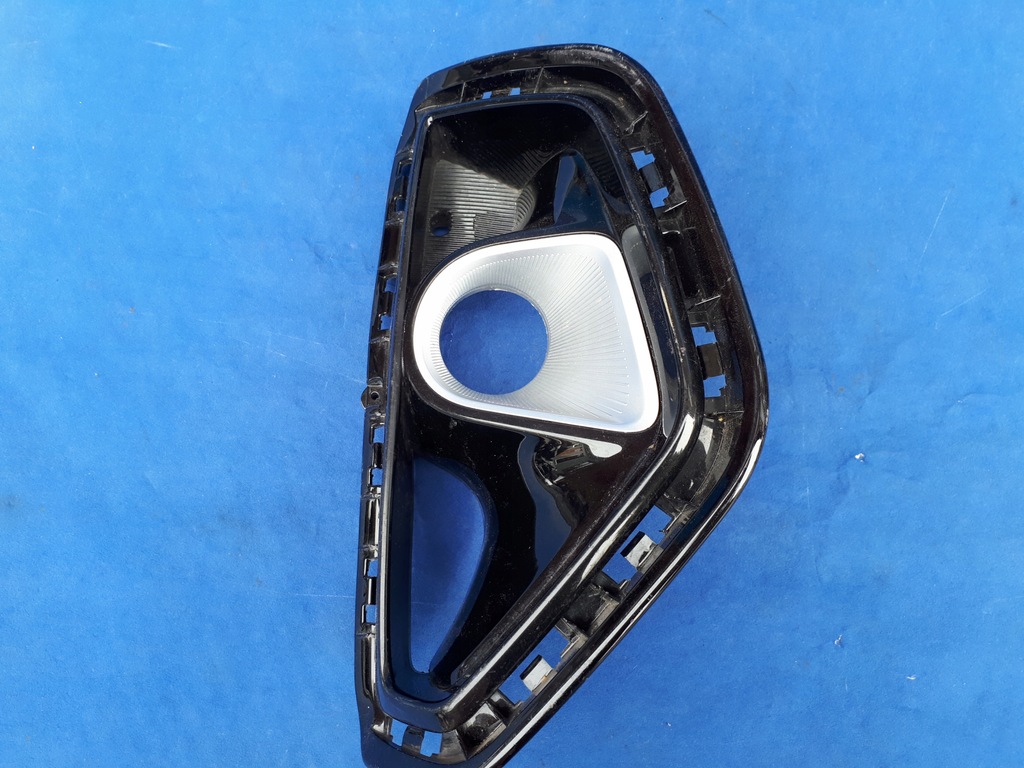 фото №2, Kia stonic 2017- 17- решётка рамка правая