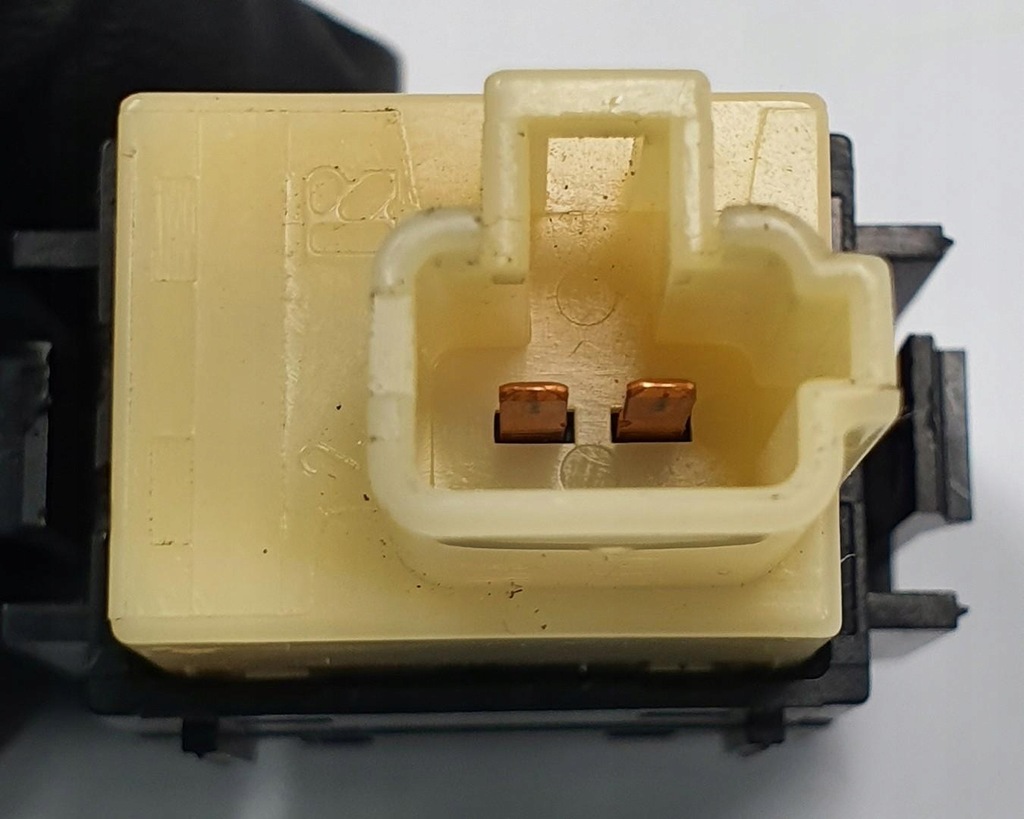 фото №3, Кнопка открывания крышки mazda rx-8 rx8 15a489