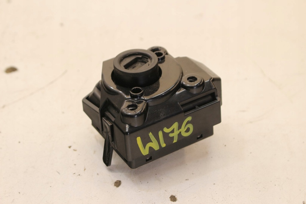 фото №1, Замок запалювання 2469058301 mercedes w176