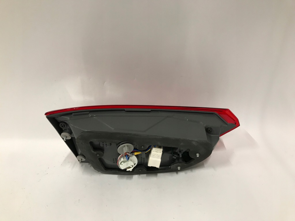 фото №4, Hyundai ix20 ix-20 lift 15- лампа задняя правая led внутренняя eu