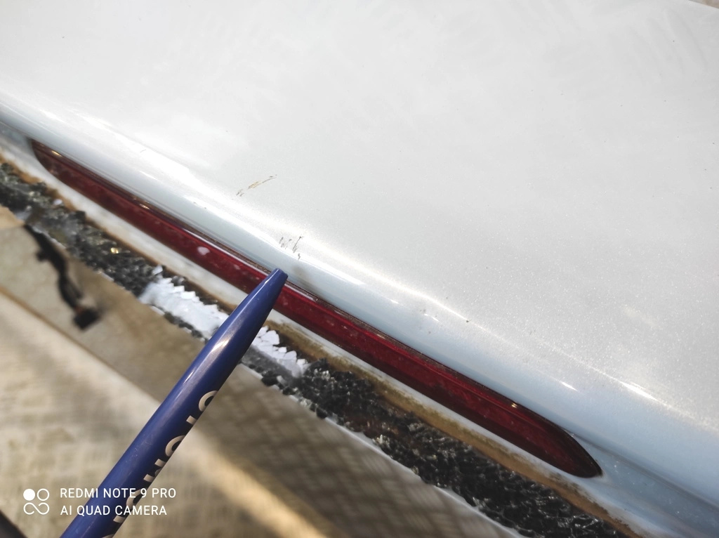 Кришка багажника задня кришка багажника opel karl колір gw7 Ціна