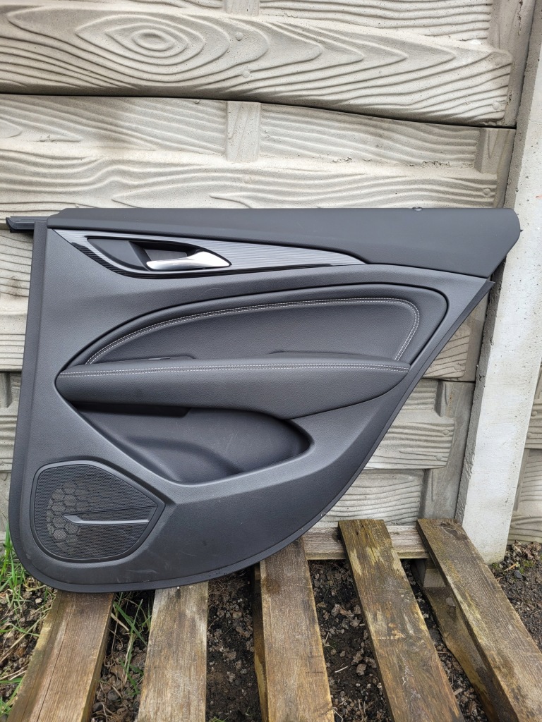 фото №1, Opel insignia kombi обшивка двері правий задня шкіра
