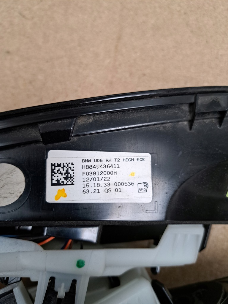 Bmw 2 u06 фари задній ліва права кришка багажника 8494359 8494360 комплект європа Ціна