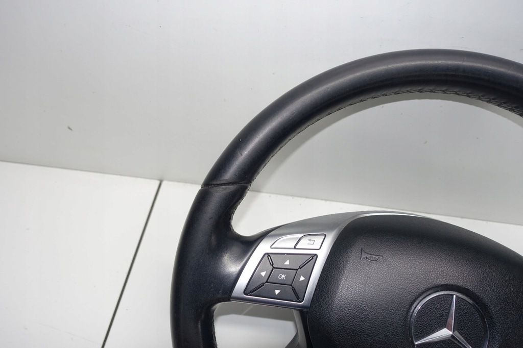 фото №4, Mercedes w204 воздуховод c-klasa lift w246 подушка комплектная