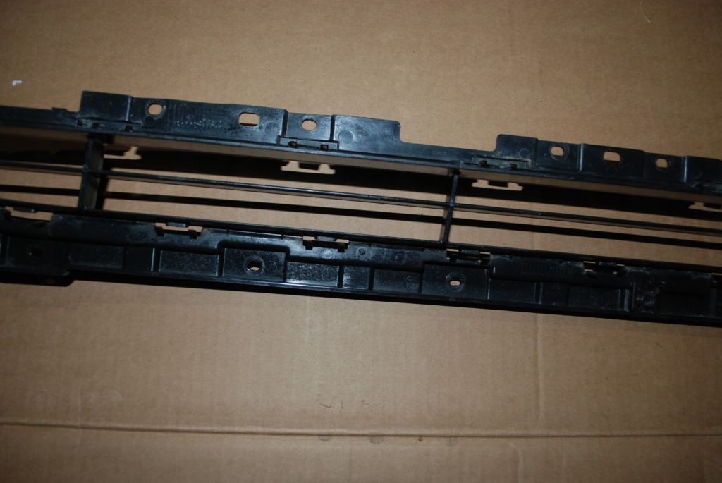 Audi q3 sq3 lift 8u0 решітка бампера перед середня 8u0807683c Київ