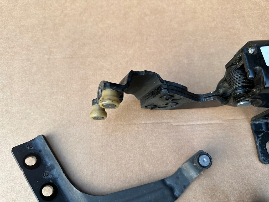 фото №6, Citroen jumpy iii ролики направляющие дверь раздвижных правый bok