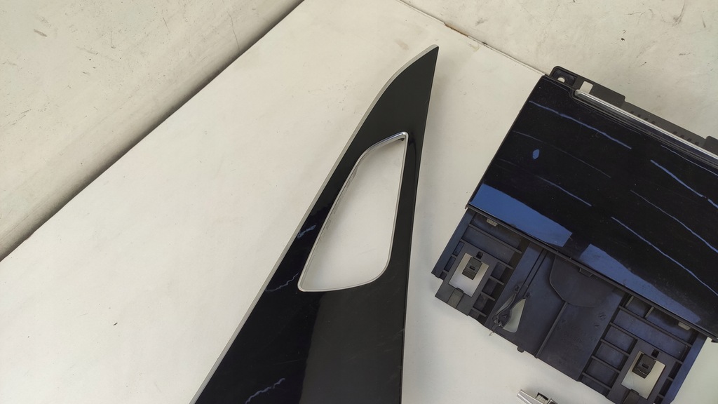 фото №6, Audi a6 c7 декоры обшивка дверей дверь консоли пепельница бардачок piano