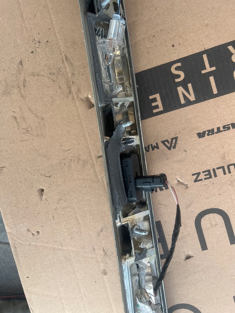 фото №7, Накладка хром задняя крышки laguna iii kombi