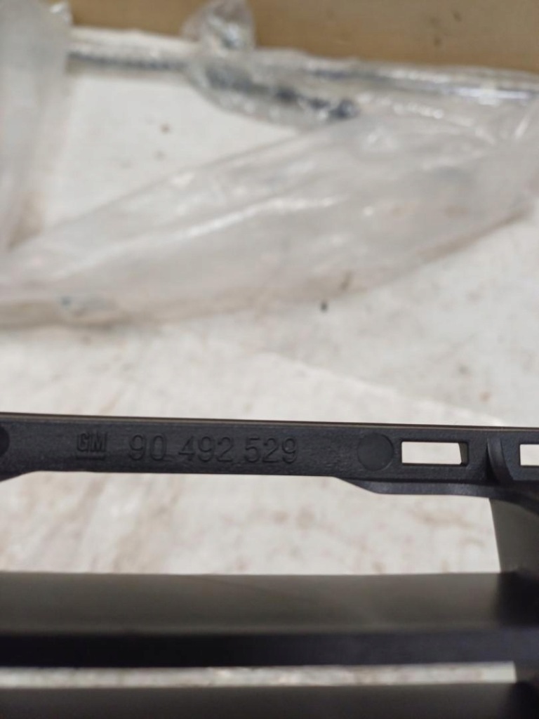 Решітка бампера opel 001613733, 90546919 Недорого