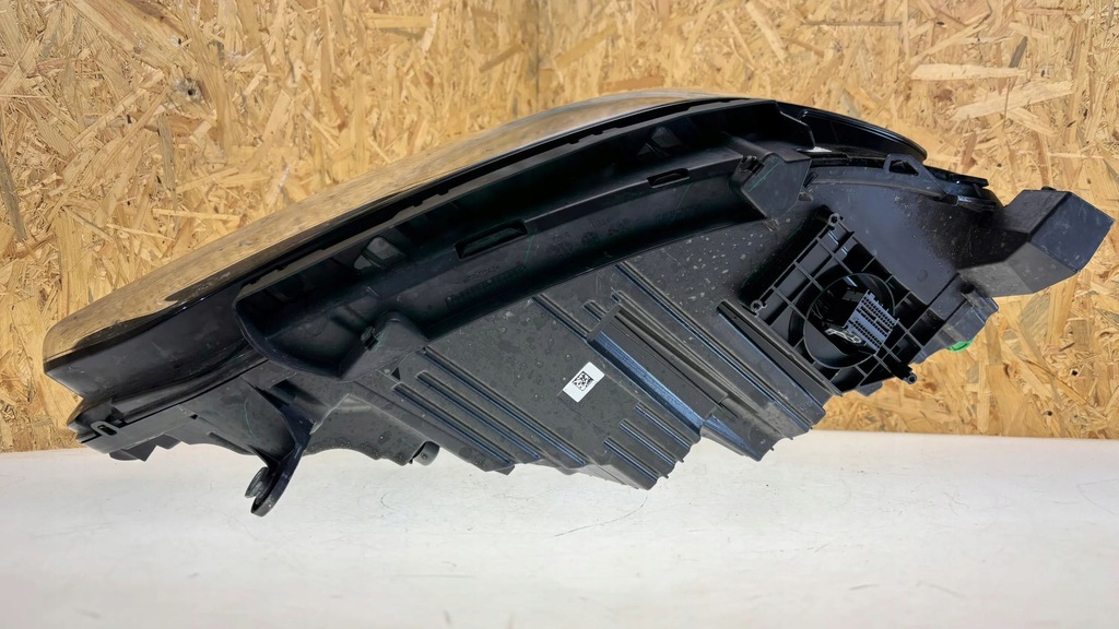 фото №11, Alfa romeo tonale 2023 лампы передние