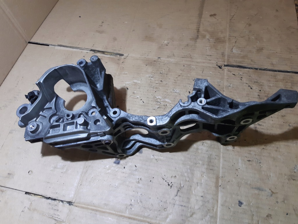 Купити Audi a6 c7 рестайлінг  2.0 tdi кронштейн генератора 04l903143b