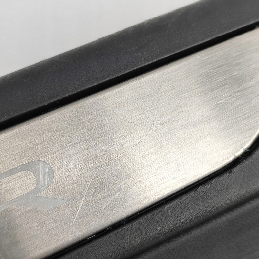 фото №7, Jaguar i-pace 2018 права сторона молдинг поріг передня