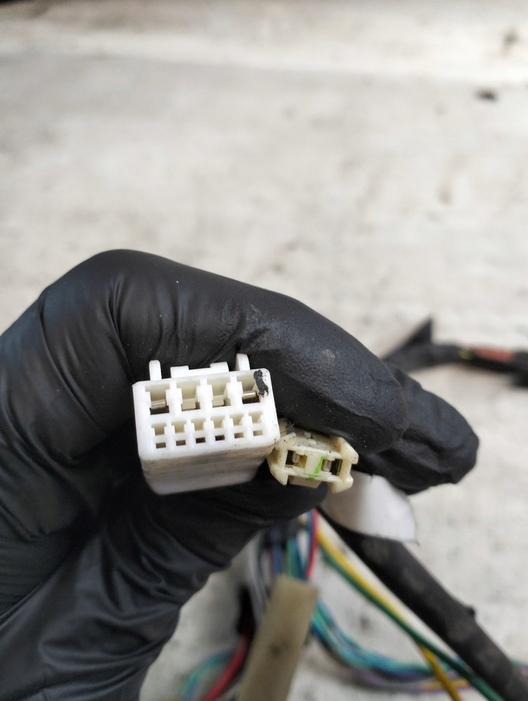 фото №7, Жгут электропроводка дверь правый перед prius ii 08r 8215147140l