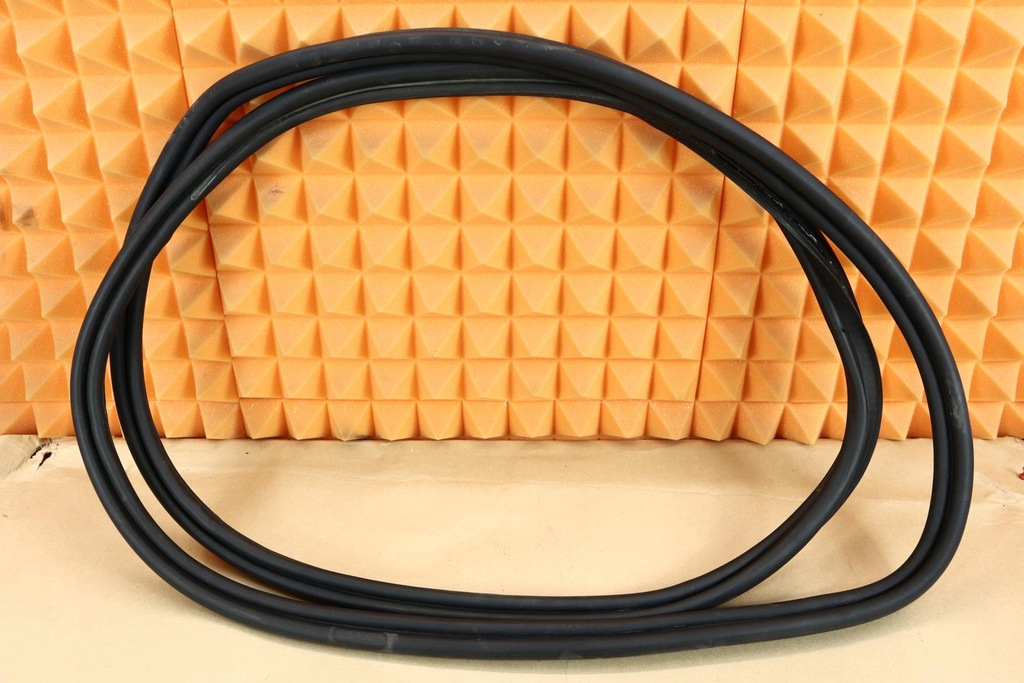 фото №1, Mercedes clc 203 w203 прокладка кришки багажника