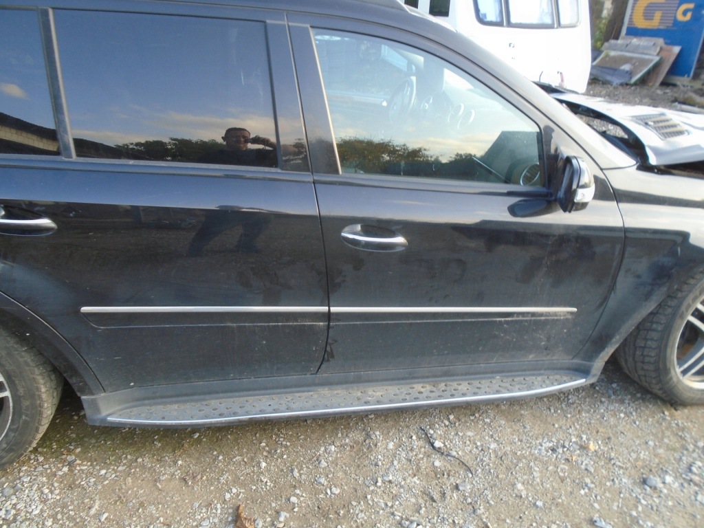 фото №1, Mercedes x164 gl двері праве перед задня чорні 08r