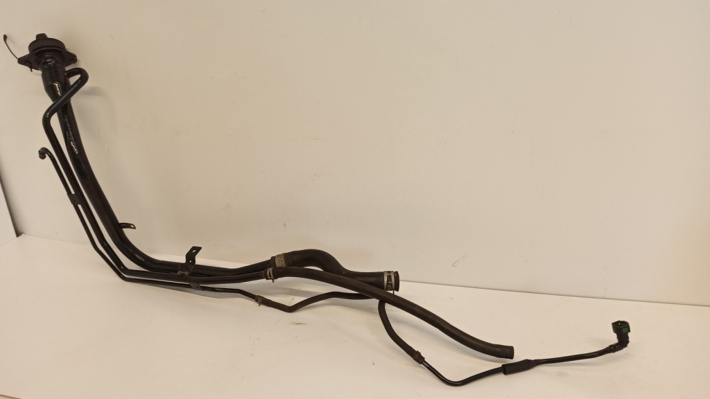 фото №2, Suzuki swift mk8 заливная горловина топлива труба 1.2