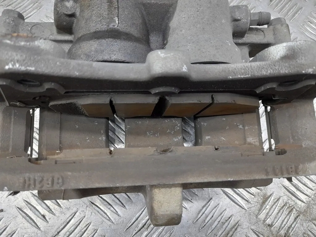 фото №6, Ford mustang vi r3c2011fe перед ліва супорти