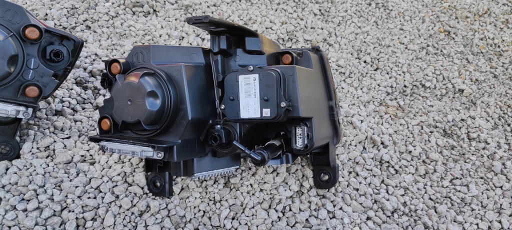 Купити Jeep grand cherokee wk2 2016 2017 2018 2019 2020 фара ксенон led ліва правий