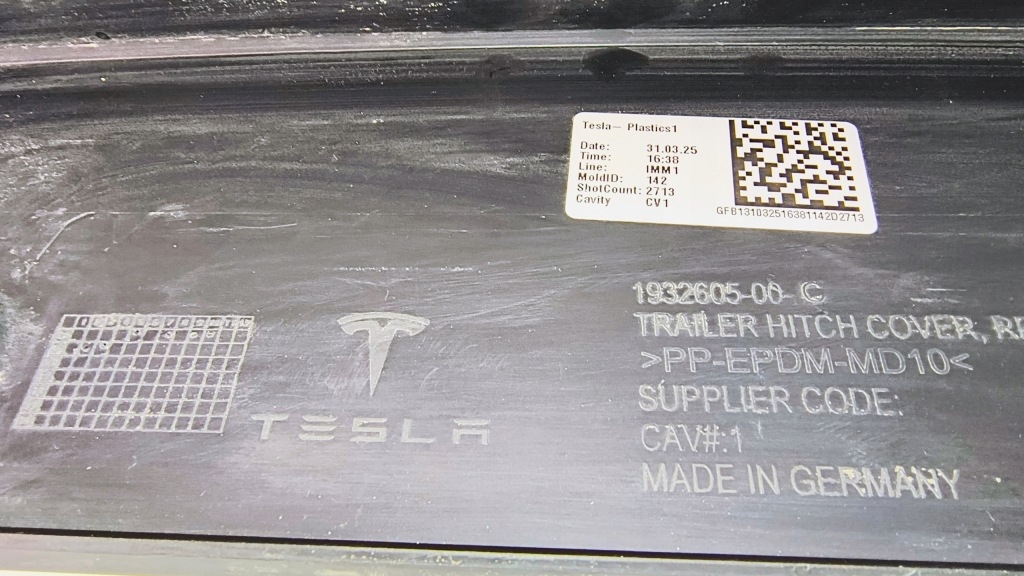 Заглушка фаркоп задний  tesla model y juniper 25- в Украине