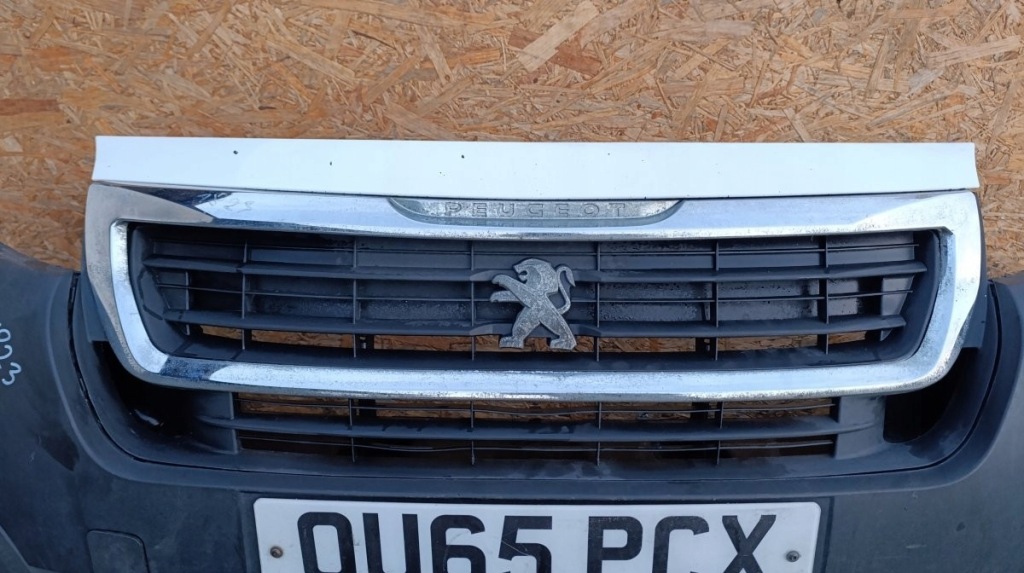 Peugeot partner 2 рестайлінг  бампер перед ewpa Зі Шроту