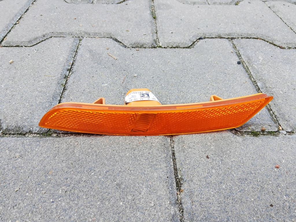 фото №1, Chevrolet camaro 2016- відбивач габаритний ліхтар правий перед 23169182