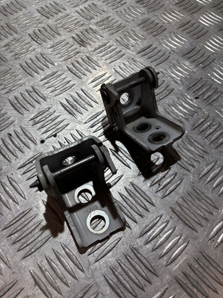 фото №1, Петлі двері лівий перед комплект citroen e-c4 c4 iii 20-