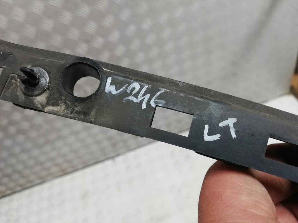 фото №8, Mercedes w246 напрямна бампера лівий задня a2468850121